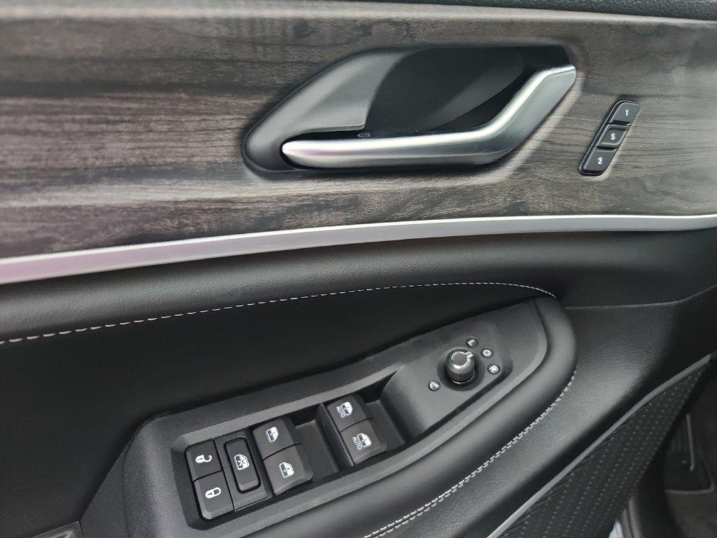 New 2027 Jeep Grand Cherokee Limited AWD/4WD image 21