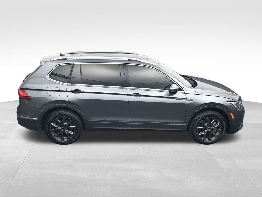 Used 2022 Volkswagen Tiguan SE FWD image 34