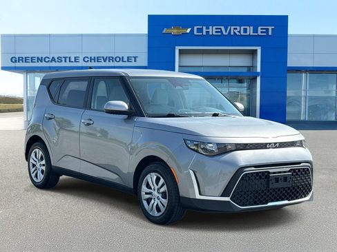 Used 2023 Kia Soul LX FWD image 1