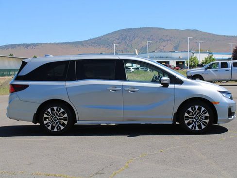 New 2026 Honda Odyssey Elite image 7