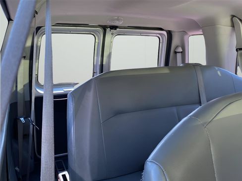 Used 2011 Ford E-350 and Econoline 350 XL RWD image 20