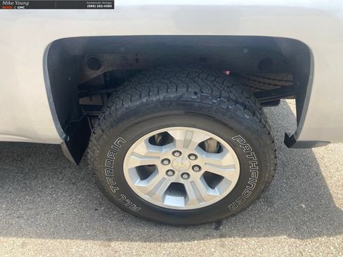 Used 2017 Chevrolet Silverado 1500 LT w/ All Star Edition AWD/4WD image 9
