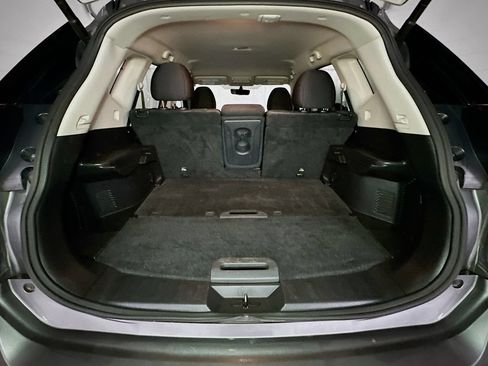 Used 2018 Nissan Rogue SV AWD/4WD image 33