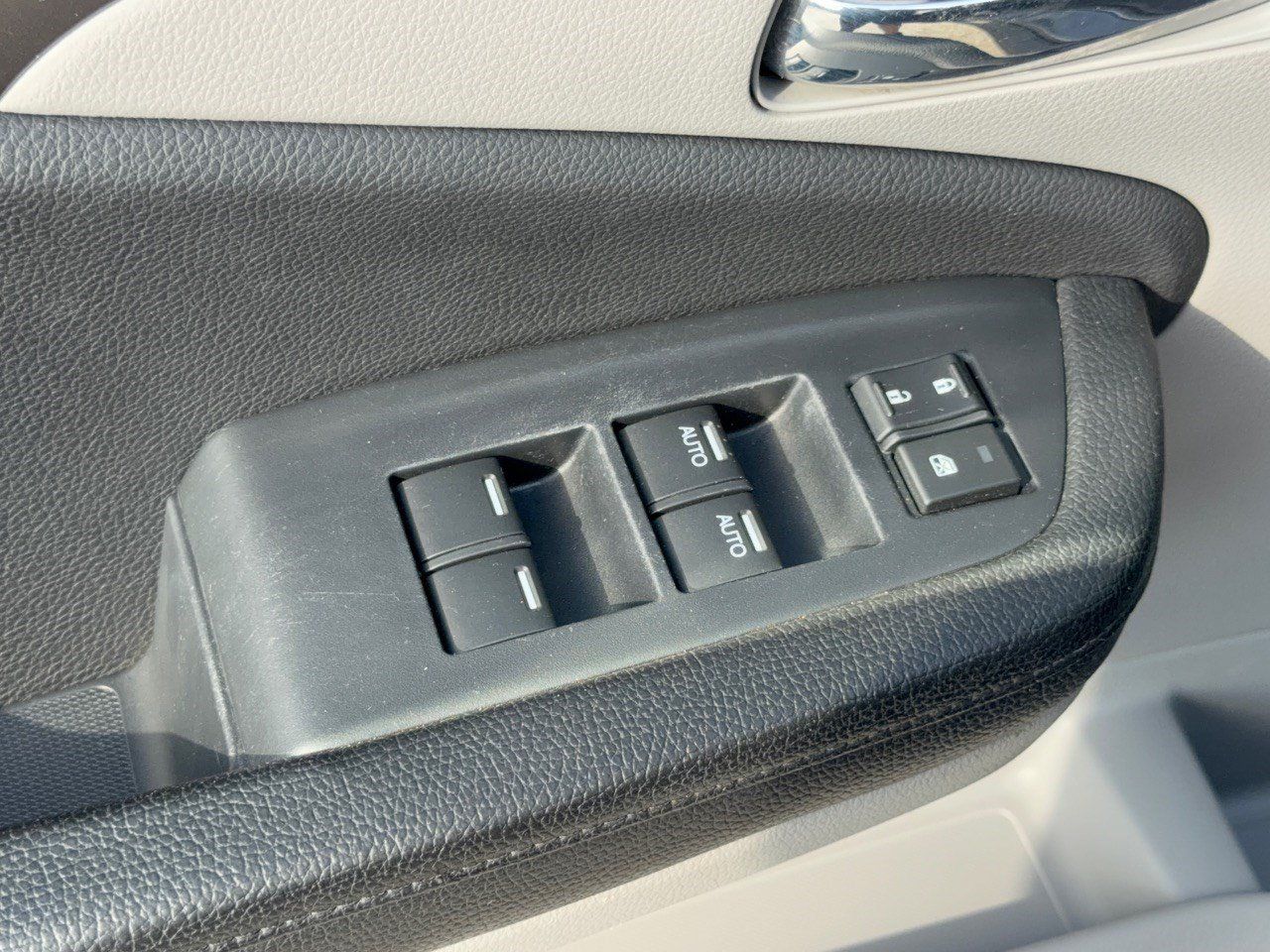 Used 2016 Honda Pilot LX image 15
