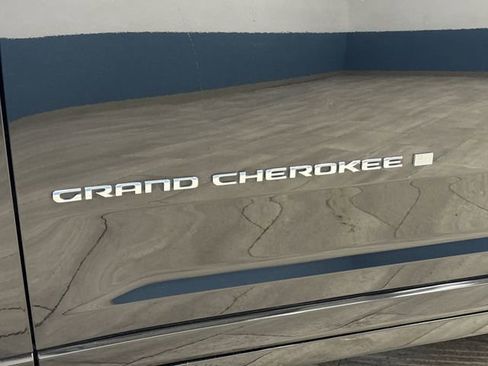 Used 2022 Jeep Grand Cherokee L Overland w/ Luxury Tech Group IV image 41