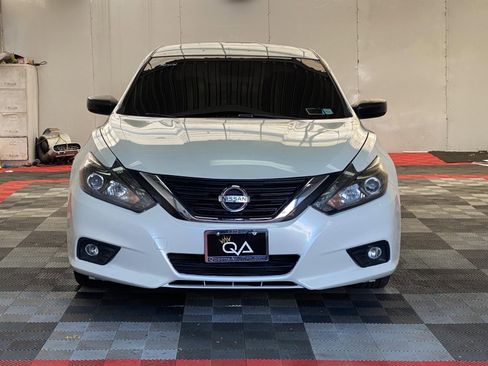 Used 2017 Nissan Altima 2.5 SR w/ Midnight Edition Package image 2