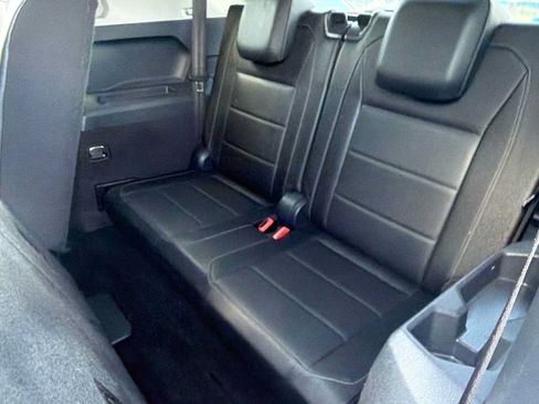 Used 2020 Volkswagen Tiguan SE FWD image 7