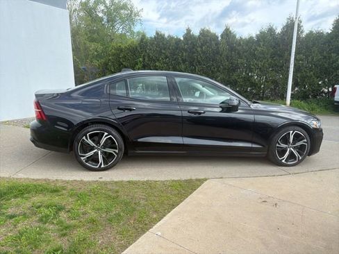 Used 2024 Volvo S60 B5 Plus AWD/4WD image 11