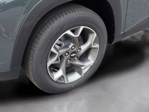 New 2026 Chevrolet Trax LT w/ Driver Confidence Package image 9