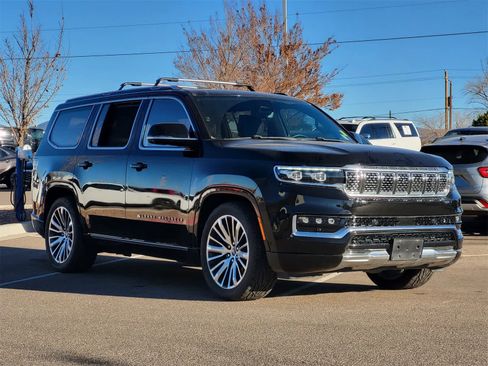 Used 2022 Jeep Grand Wagoneer Series III image 3