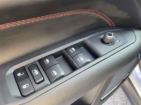 Used 2023 Jeep Compass Trailhawk image 17