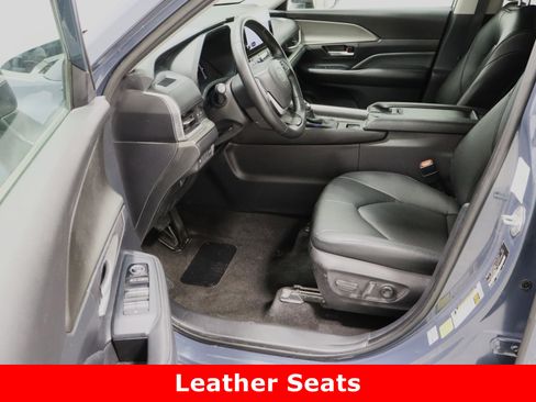 Certified 2025 Toyota Grand Highlander AWD image 14