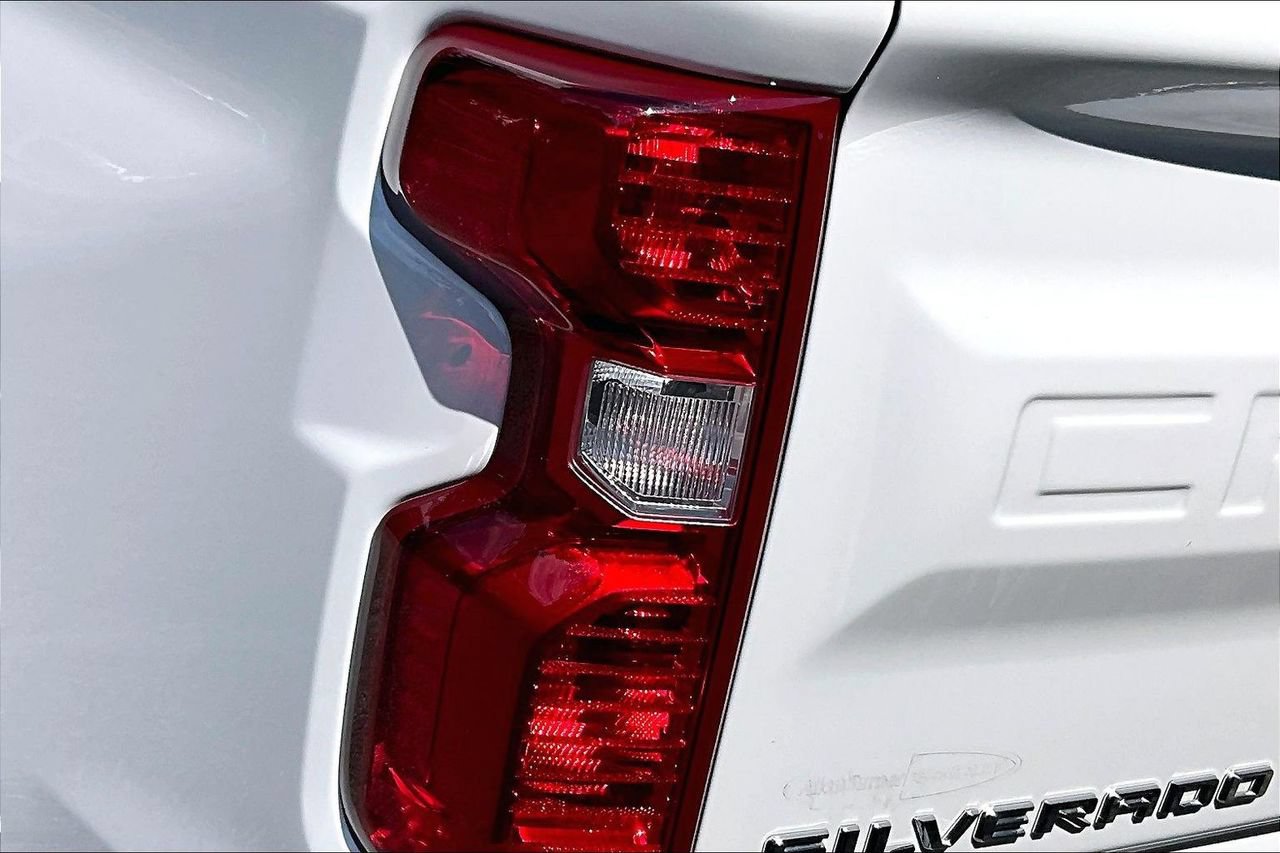 Used 2025 Chevrolet Silverado 1500 Custom AWD/4WD image 20