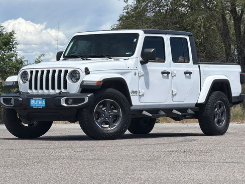 Used 2020 Jeep Gladiator Overland AWD/4WD image 1