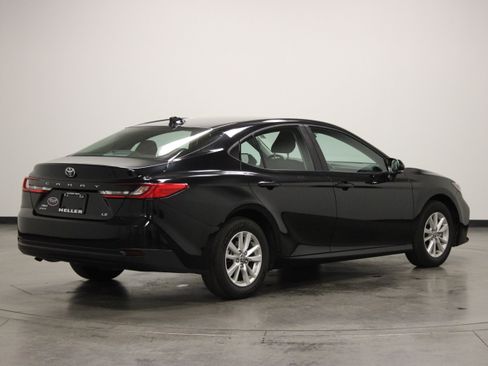 Used 2025 Toyota Camry LE w/ Convenience Package AWD/4WD image 8