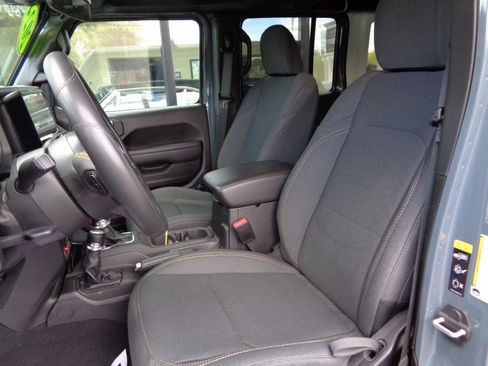 Used 2024 Jeep Wrangler Unlimited Sport AWD/4WD image 9