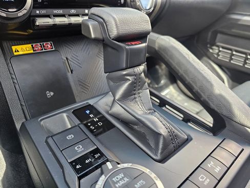 Certified 2026 Toyota Tacoma TRD Off-Road w/ TRD Off Road Premium Package image 39