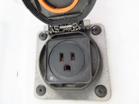 Used 2023 Chevrolet Silverado 1500 LT image 37