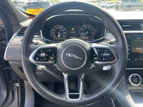 Certified 2025 Jaguar F-PACE R-Dynamic S AWD/4WD image 22