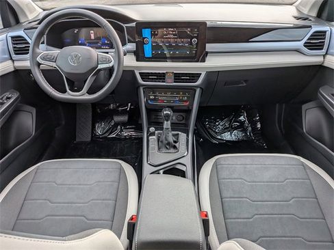 New 2026 Volkswagen Taos SE image 14