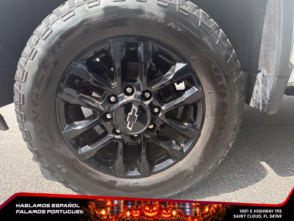 Used 2025 Chevrolet Silverado 2500 LTZ w/ LTZ Premium Package AWD/4WD image 10