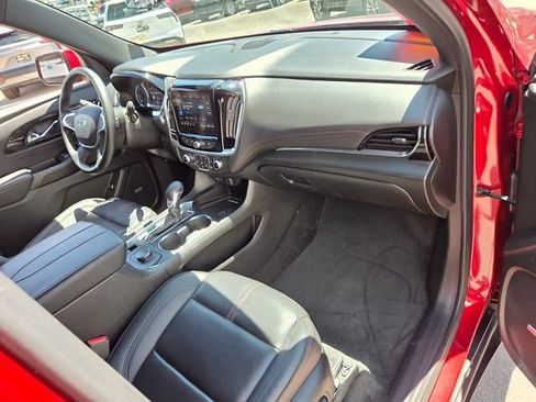 Certified 2023 Chevrolet Traverse RS FWD image 17