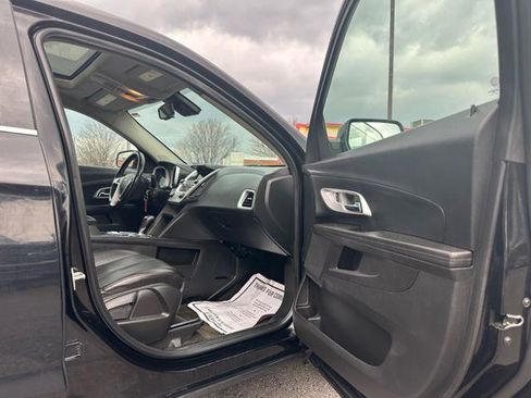 Used 2017 Chevrolet Equinox LT w/ Midnight Edition image 19