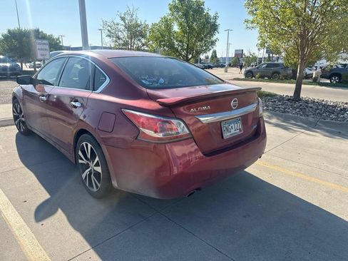 Used 2014 Nissan Altima 2.5 S w/ Sport Value Package FWD image 6