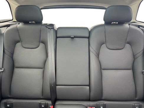 Certified 2025 Volvo XC60 B5 Plus image 20