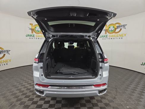 Used 2022 Jeep Grand Cherokee L Overland w/ Advanced Protech Group III image 34