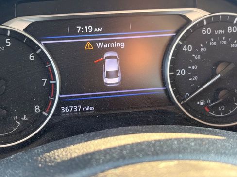 Used 2020 Nissan Altima 2.5 SV FWD image 9