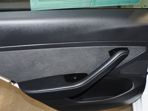 Used 2020 Tesla Model 3 Standard Range Plus image 11