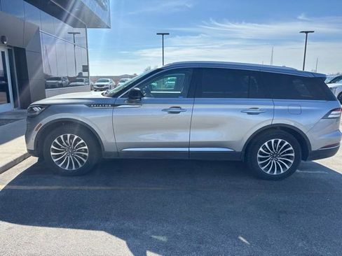 Used 2020 Lincoln Aviator Reserve w/ Equipment Group 201A image 4