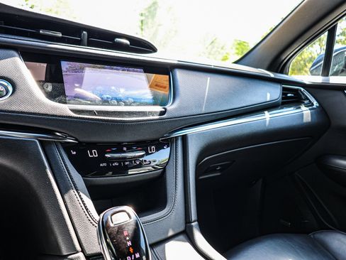 Used 2022 Cadillac XT5 Premium Luxury AWD/4WD image 27