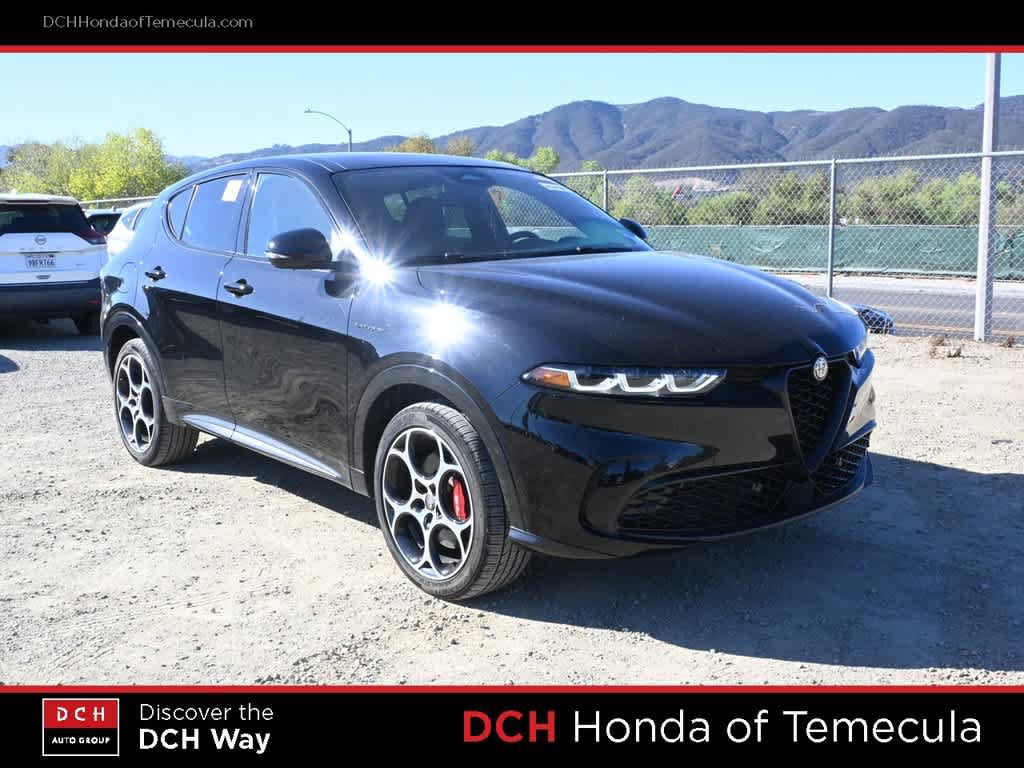 Used 2024 Alfa Romeo Tonale Veloce w/ Premium Interior Package AWD/4WD image 3