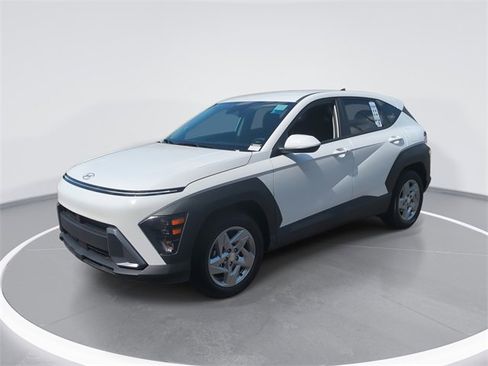 New 2026 Hyundai Kona SE image 1