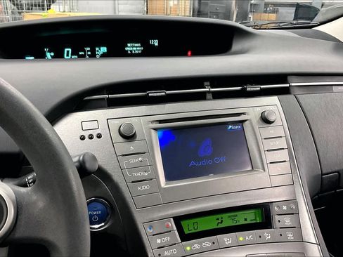 Used 2014 Toyota Prius Two FWD image 6