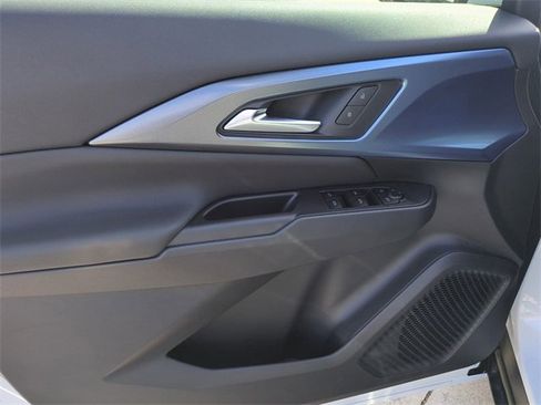 New 2026 Chevrolet Equinox EV LT image 10