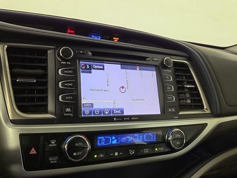Used 2018 Toyota Highlander Limited Platinum AWD/4WD image 18