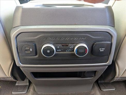 Used 2021 Ford Expedition Max XLT image 18