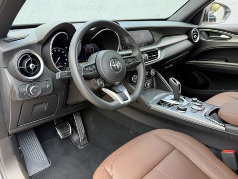 Used 2024 Alfa Romeo Stelvio Ti AWD/4WD image 12