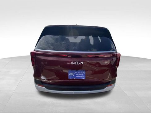 Used 2026 Kia Carnival FWD image 8