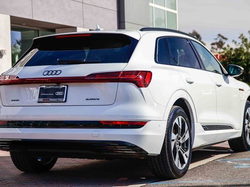 Certified 2023 Audi e-tron Premium w/ Convenience Plus Package image 8