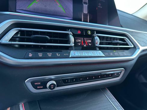 Used 2020 BMW X7 xDrive40i w/ Premium Package AWD/4WD image 52