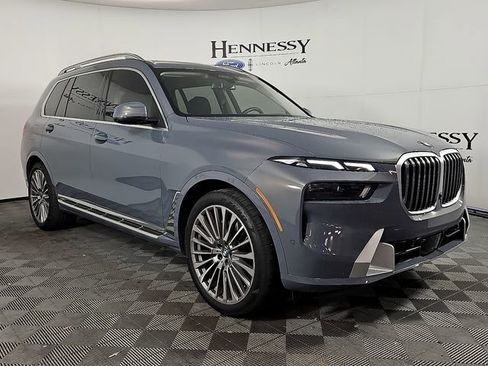 Used 2025 BMW X7 xDrive40i w/ Executive Package image 4
