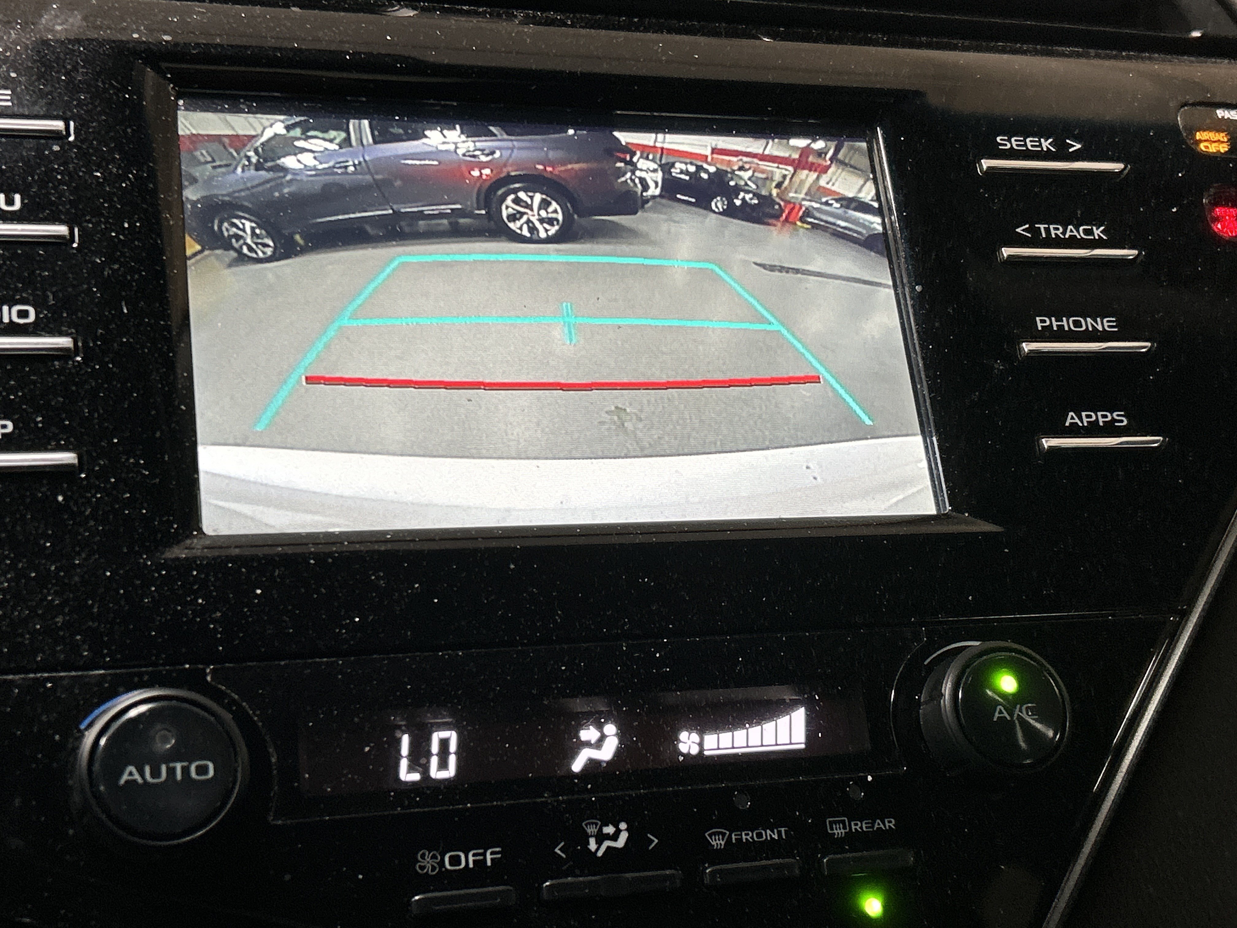 Used 2019 Toyota Camry SE FWD image 10