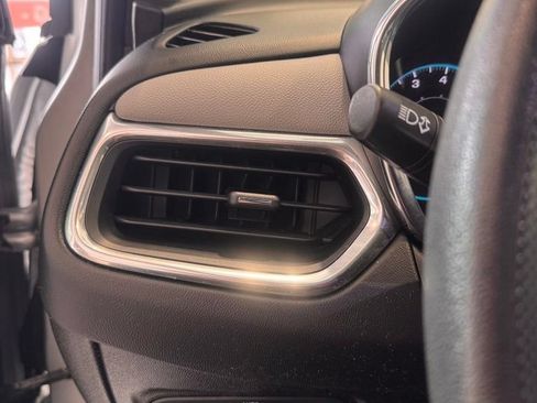 Used 2019 Chevrolet Equinox LS FWD image 28