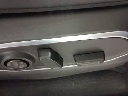 Used 2024 Jeep Wagoneer L Series II w/ Flexible Seating Group image 19