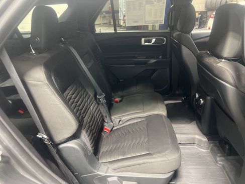 Used 2020 Ford Explorer XLT w/ Class III Trailer Tow Package image 10