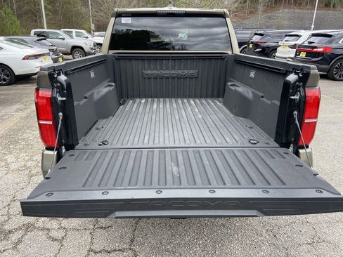 Used 2024 Toyota Tacoma TRD Sport image 7